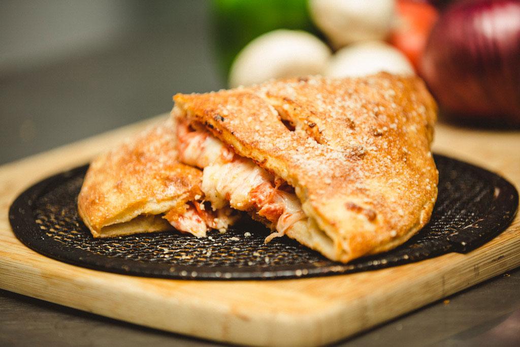 Calzone (2 Toppings)